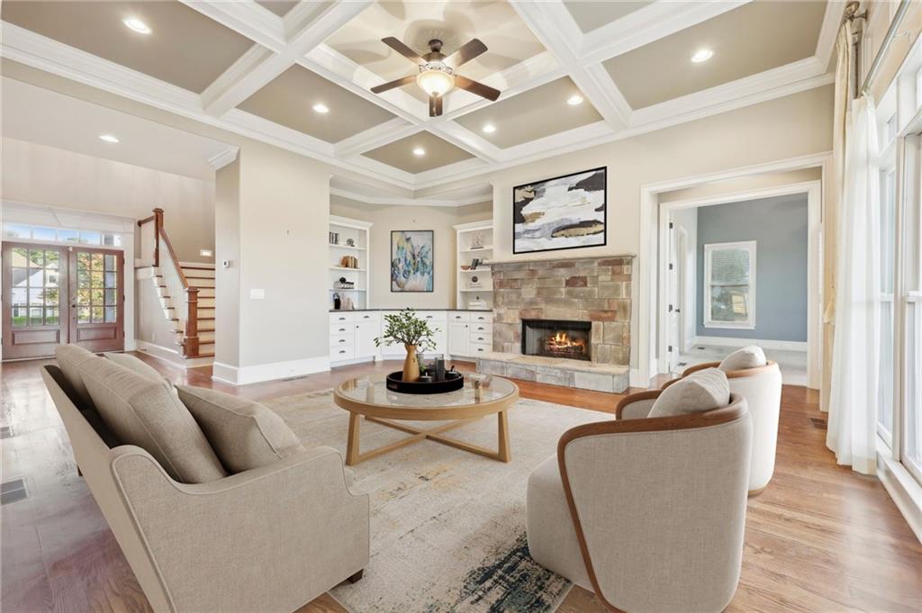 1040 W Magnolia Loop
