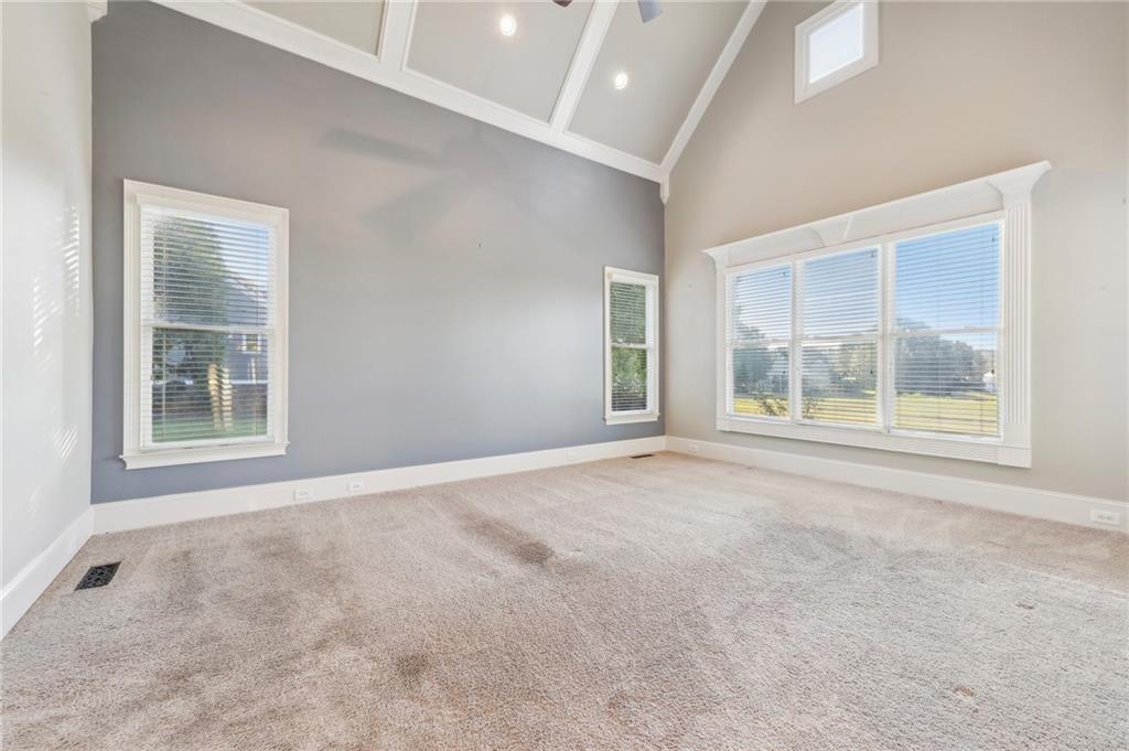 1040 W Magnolia Loop