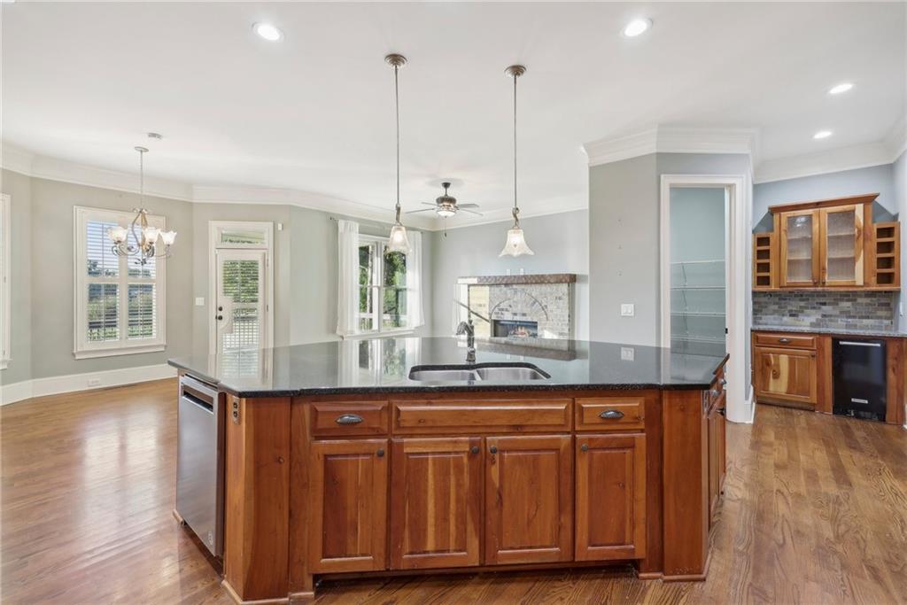 1040 W Magnolia Loop