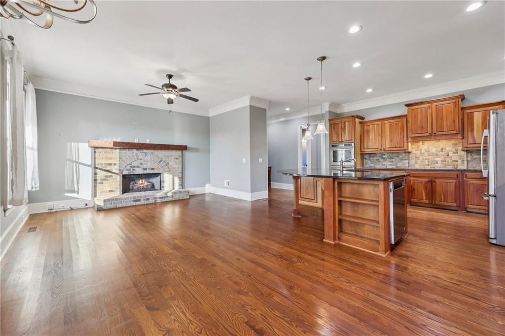 1040 W Magnolia Loop