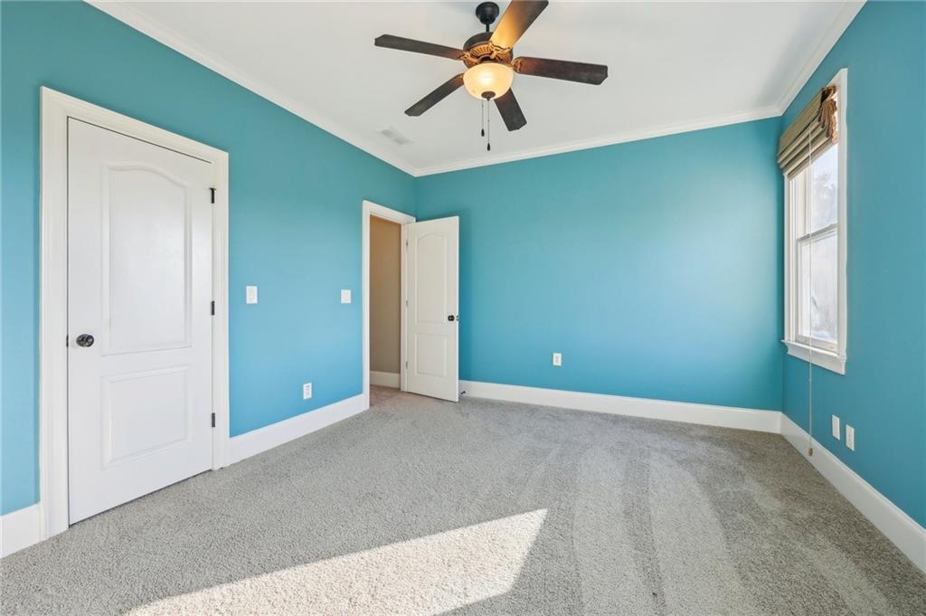 1040 W Magnolia Loop