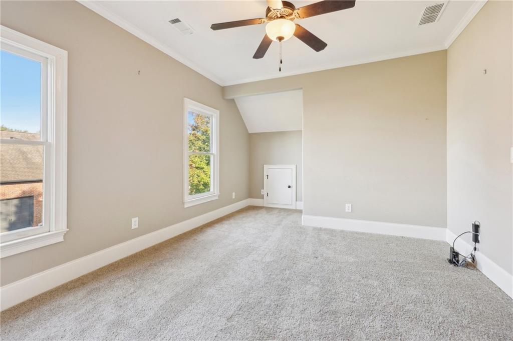 1040 W Magnolia Loop