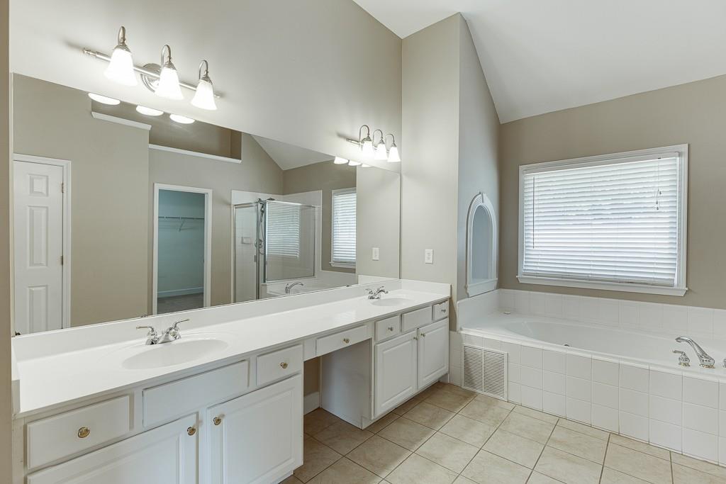 527 Streamwood Ivy Trail