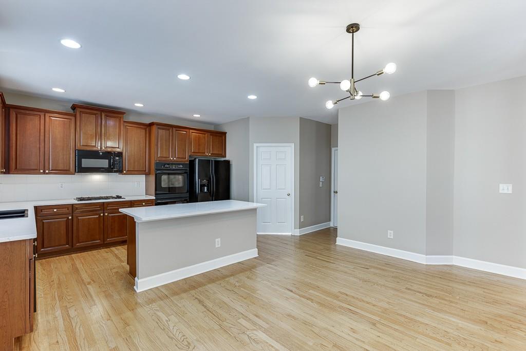 527 Streamwood Ivy Trail