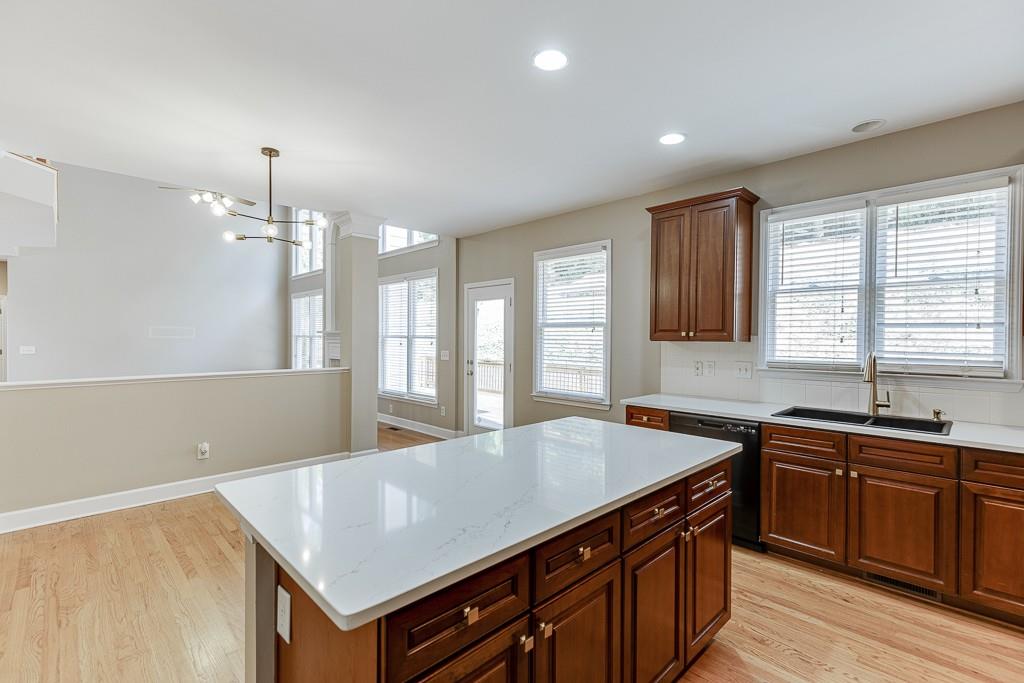 527 Streamwood Ivy Trail