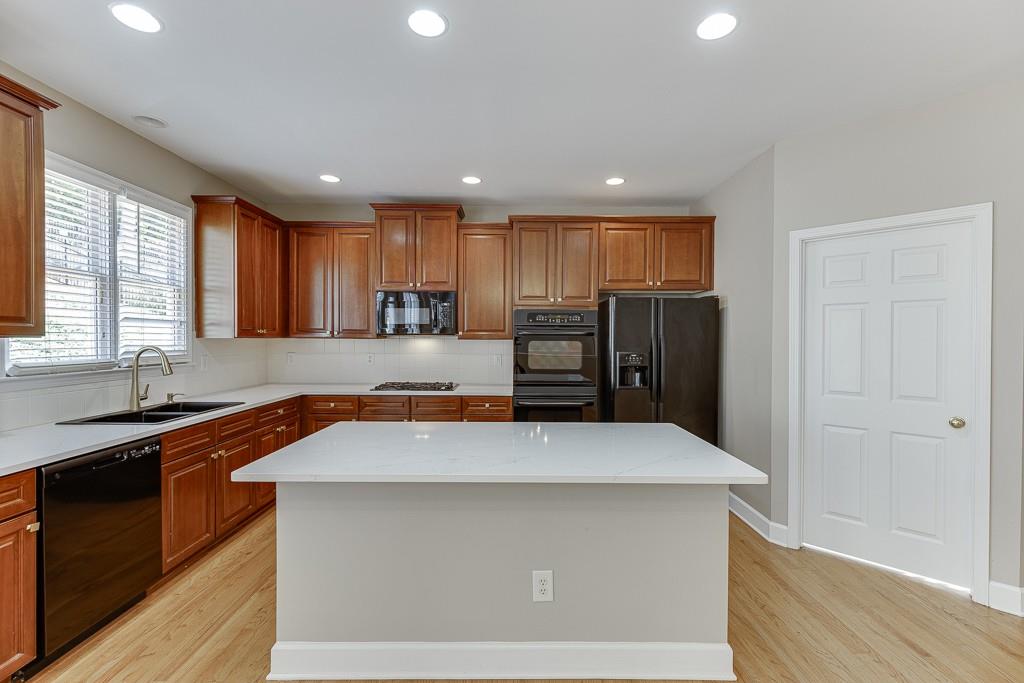 527 Streamwood Ivy Trail