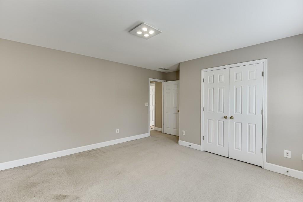 527 Streamwood Ivy Trail
