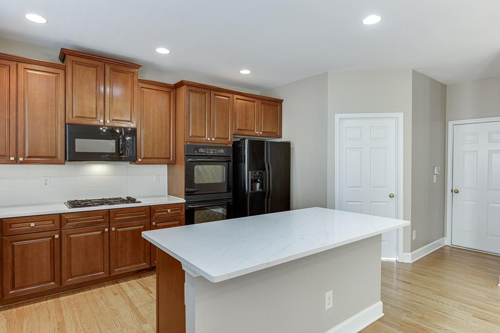 527 Streamwood Ivy Trail