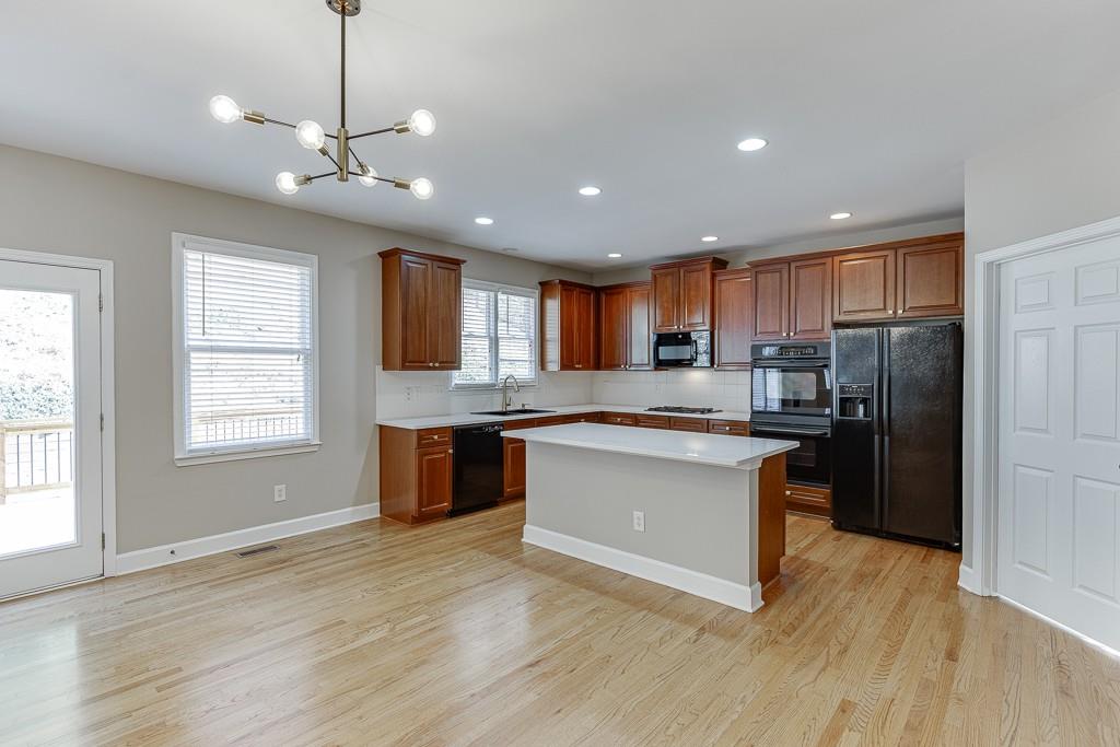 527 Streamwood Ivy Trail