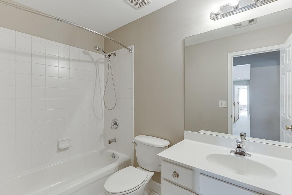 527 Streamwood Ivy Trail