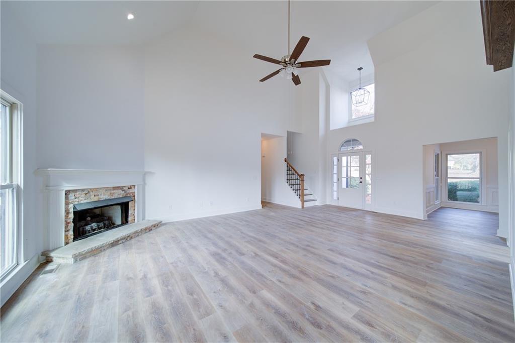 1820 Juliette Lane
