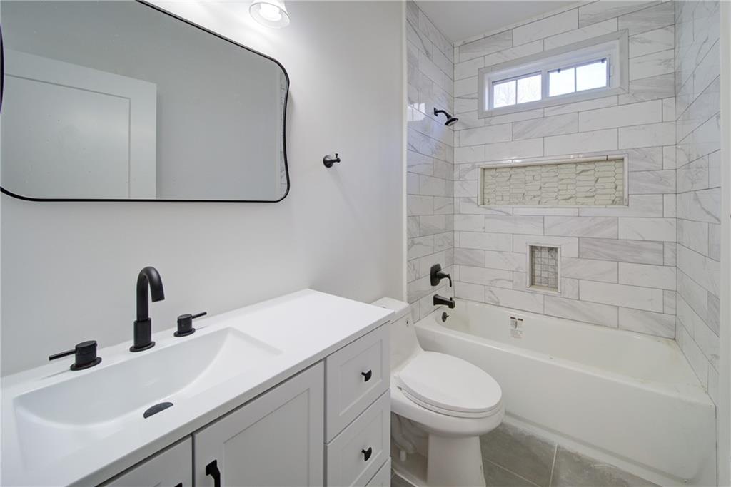 1820 Juliette Lane