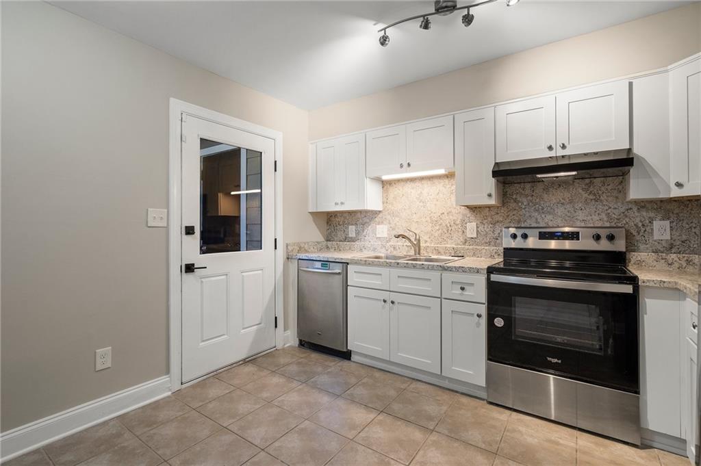 5067 Meadow Lane