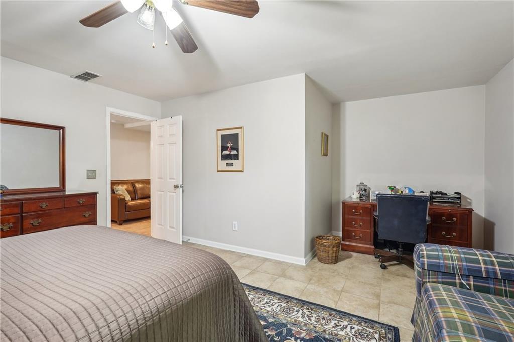 11050 Wilshire Chase Drive