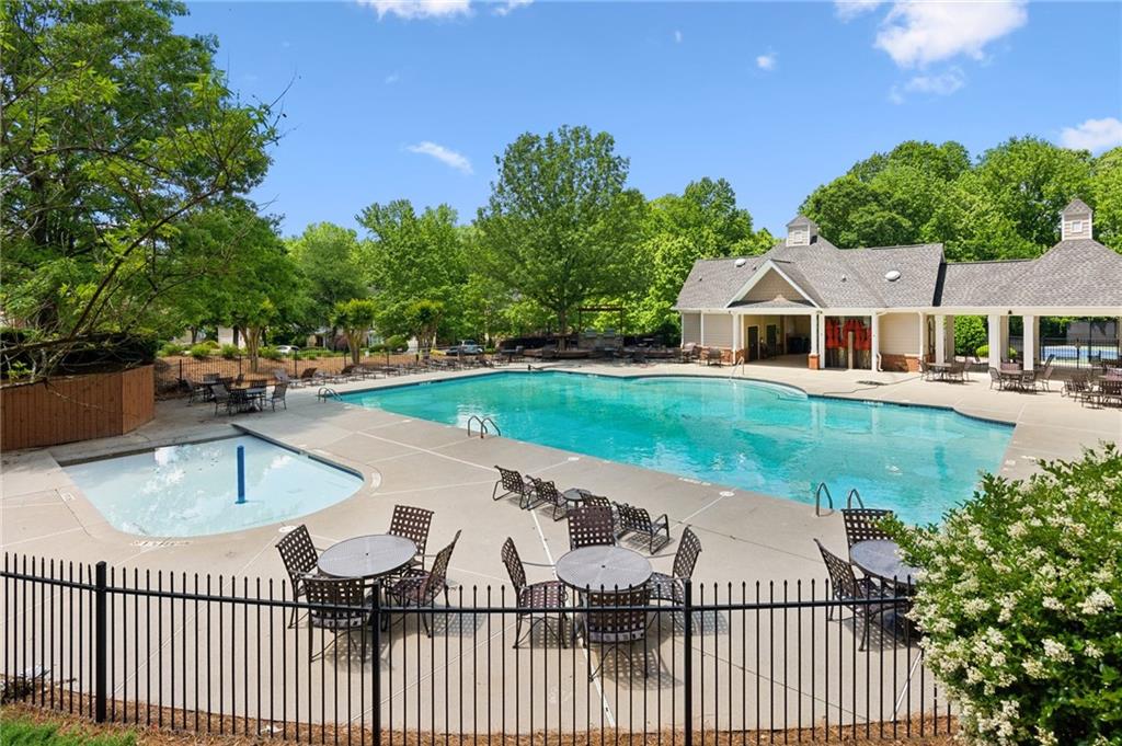 4114 Suwanee Trail Drive