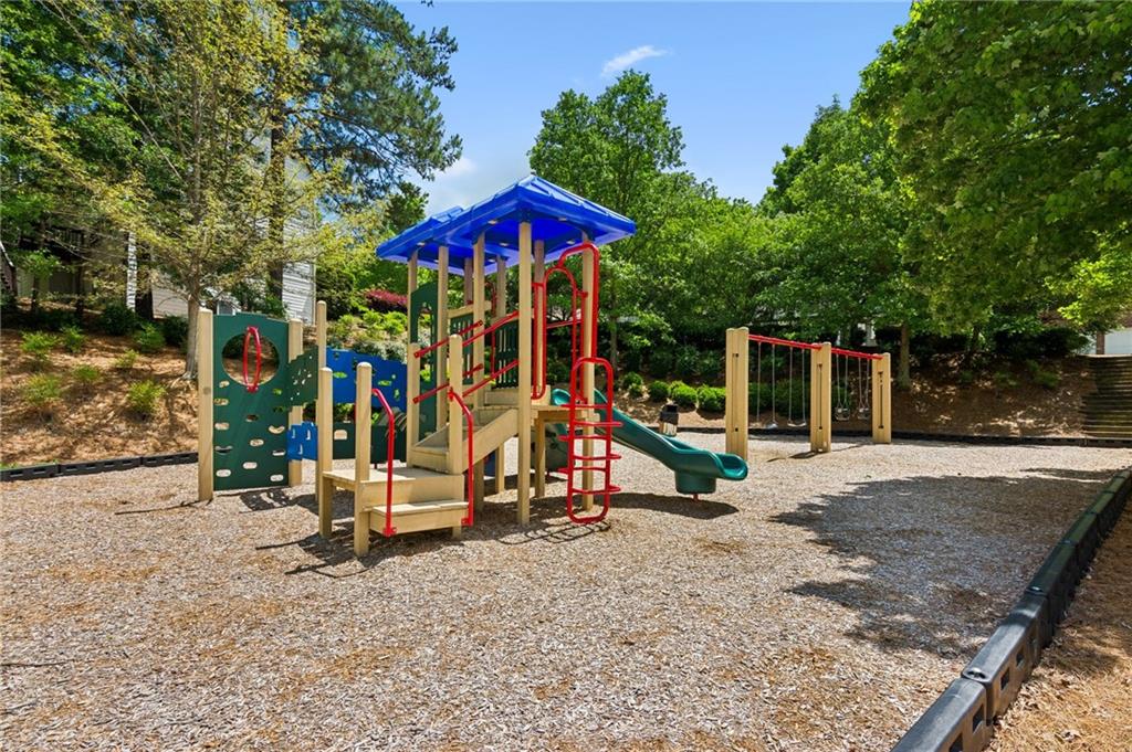 4114 Suwanee Trail Drive