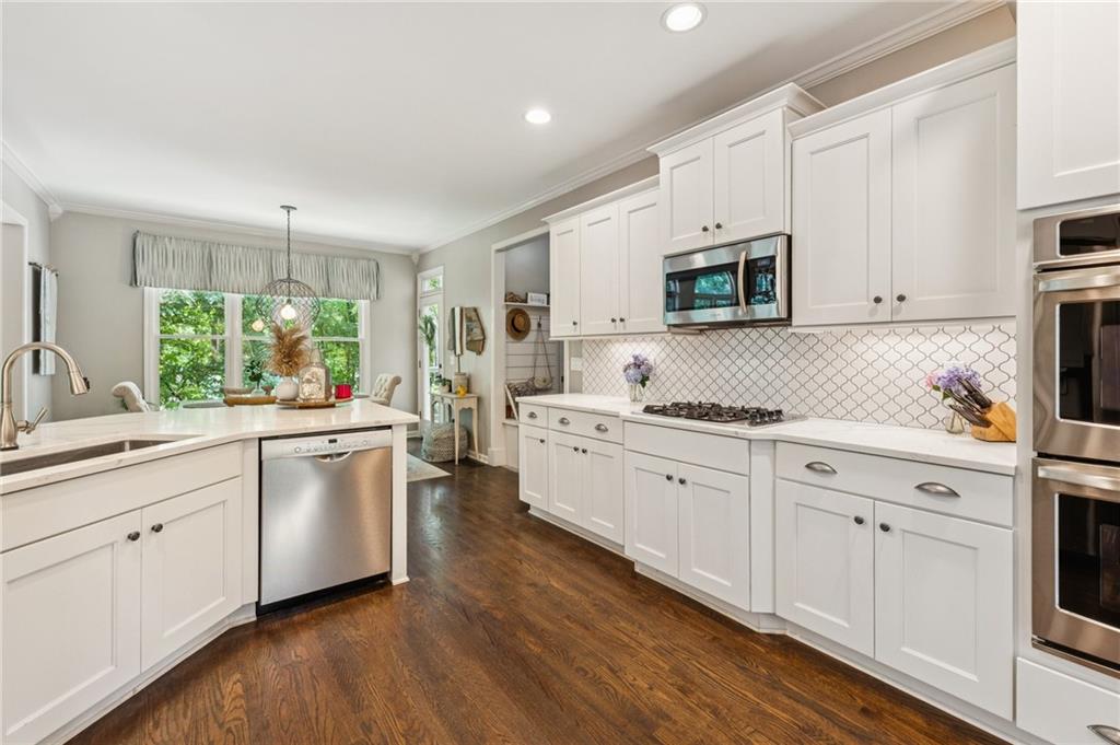 7235 Compton Circle