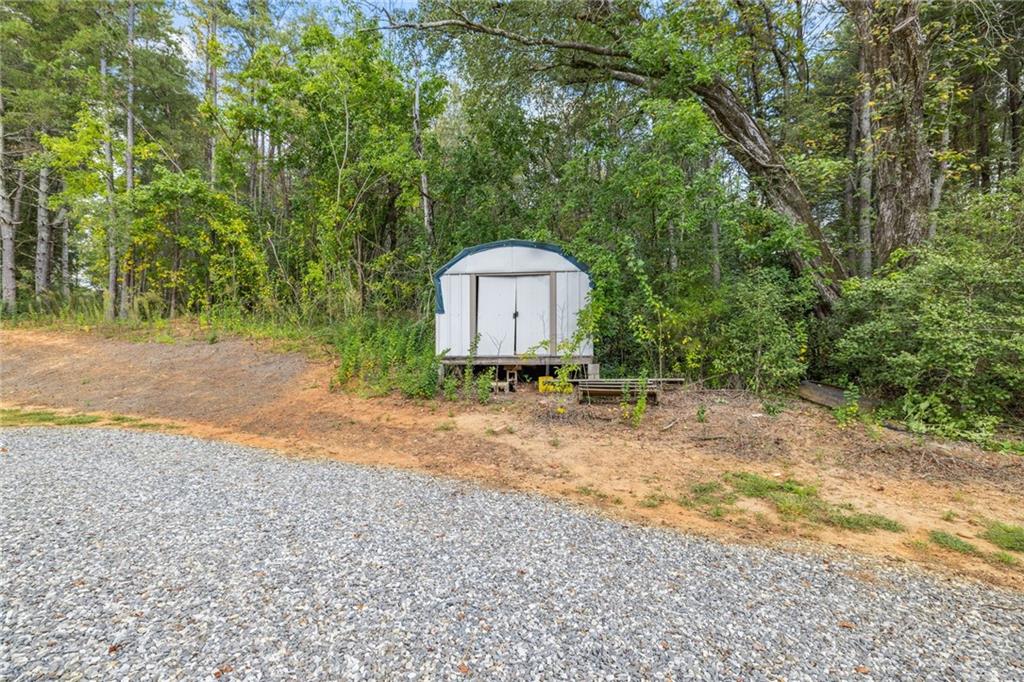 385 Amys Road