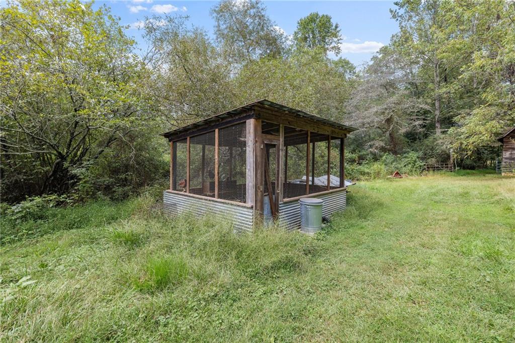 385 Amys Road