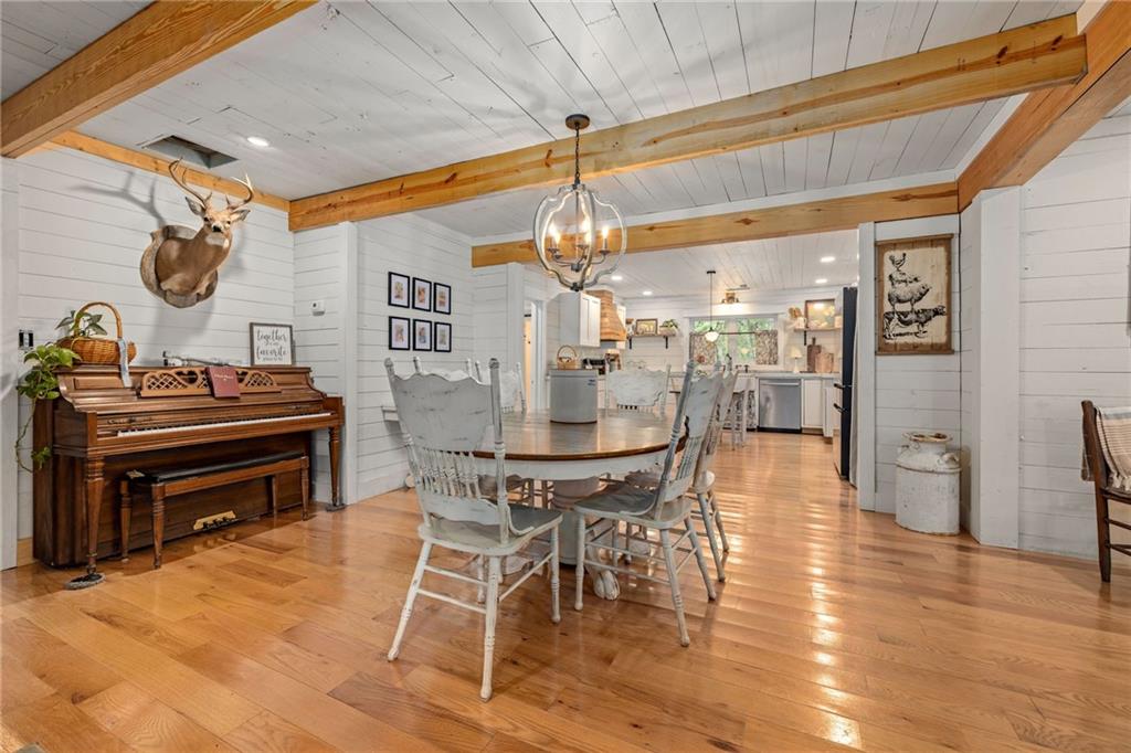 385 Amys Road