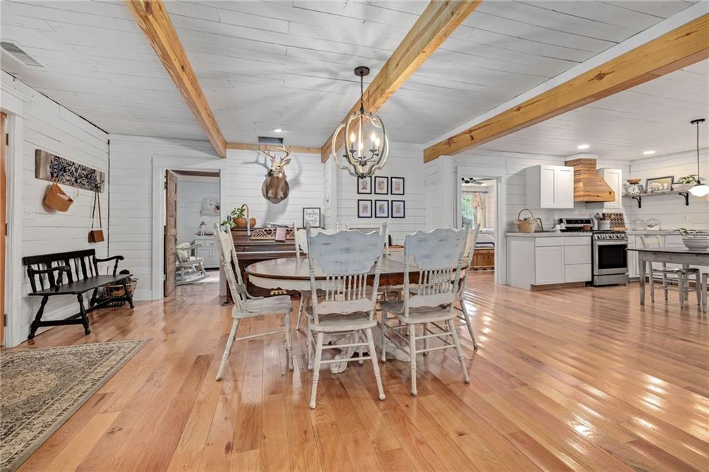 385 Amys Road