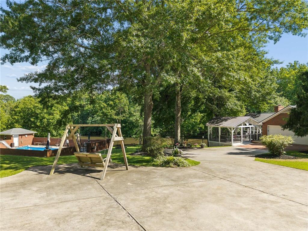 1091 Briar Lakes Road