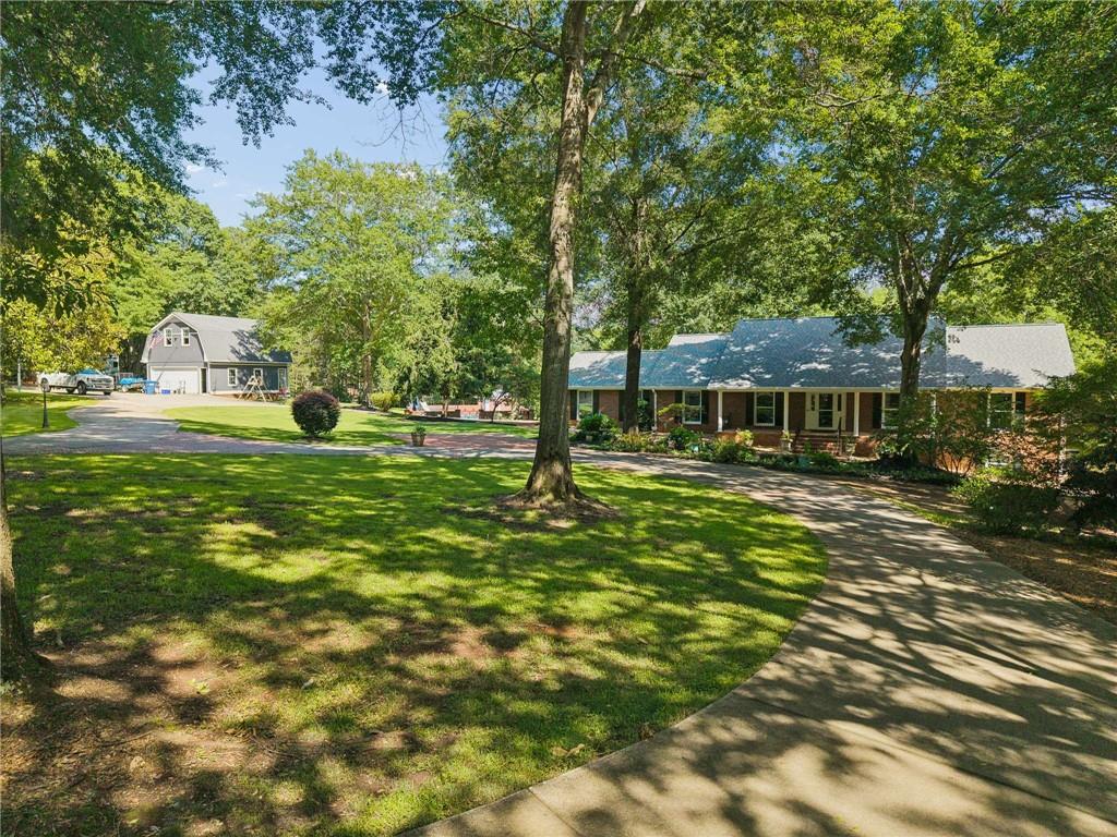 1091 Briar Lakes Road