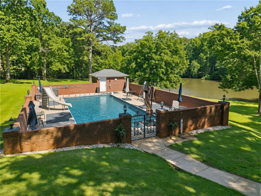 1091 Briar Lakes Road