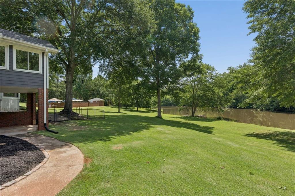 1091 Briar Lakes Road