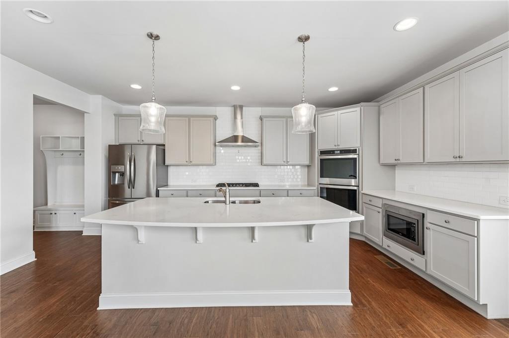 6695 Canyon Cove