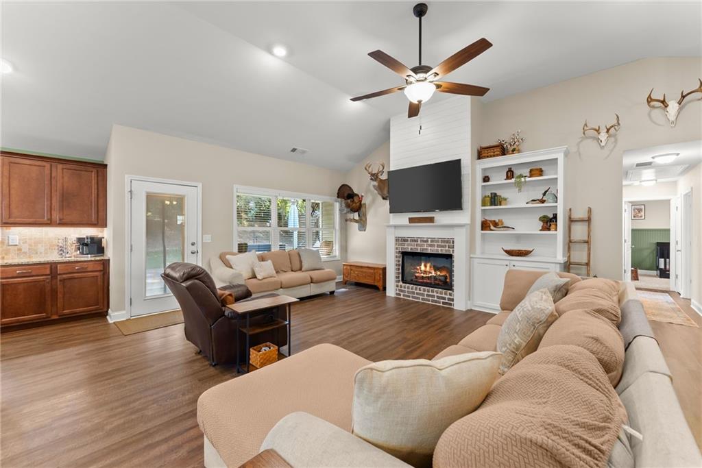 60 Burts Crossing Drrive