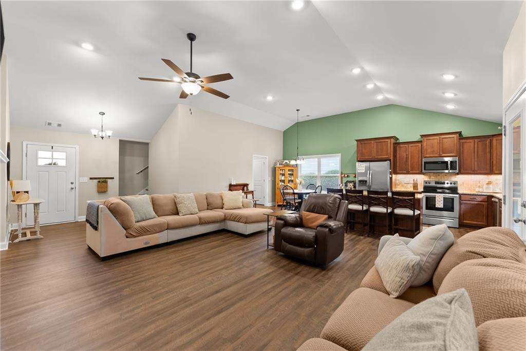 60 Burts Crossing Drrive