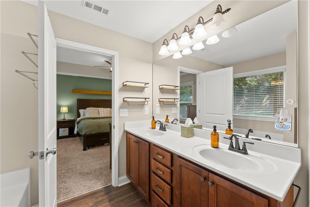 60 Burts Crossing Drrive