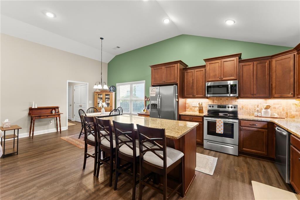 60 Burts Crossing Drrive