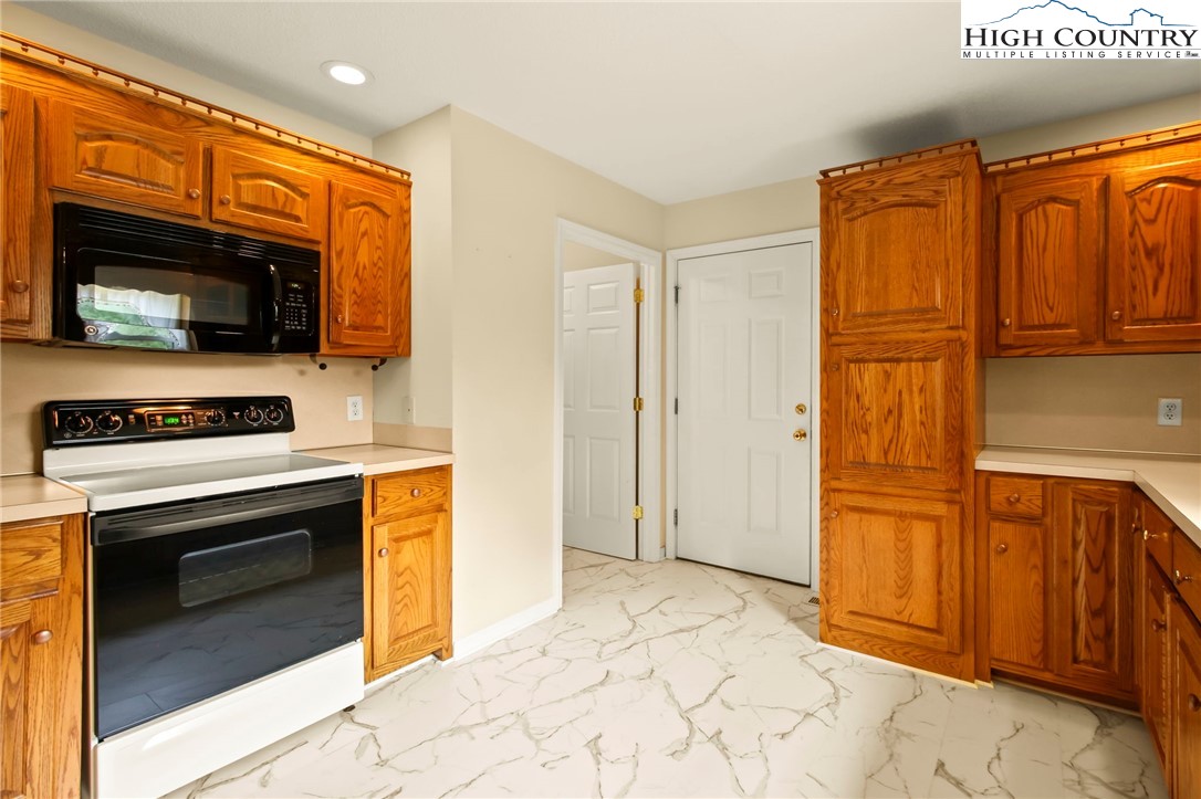 3015 Blowing Rock Boulevard