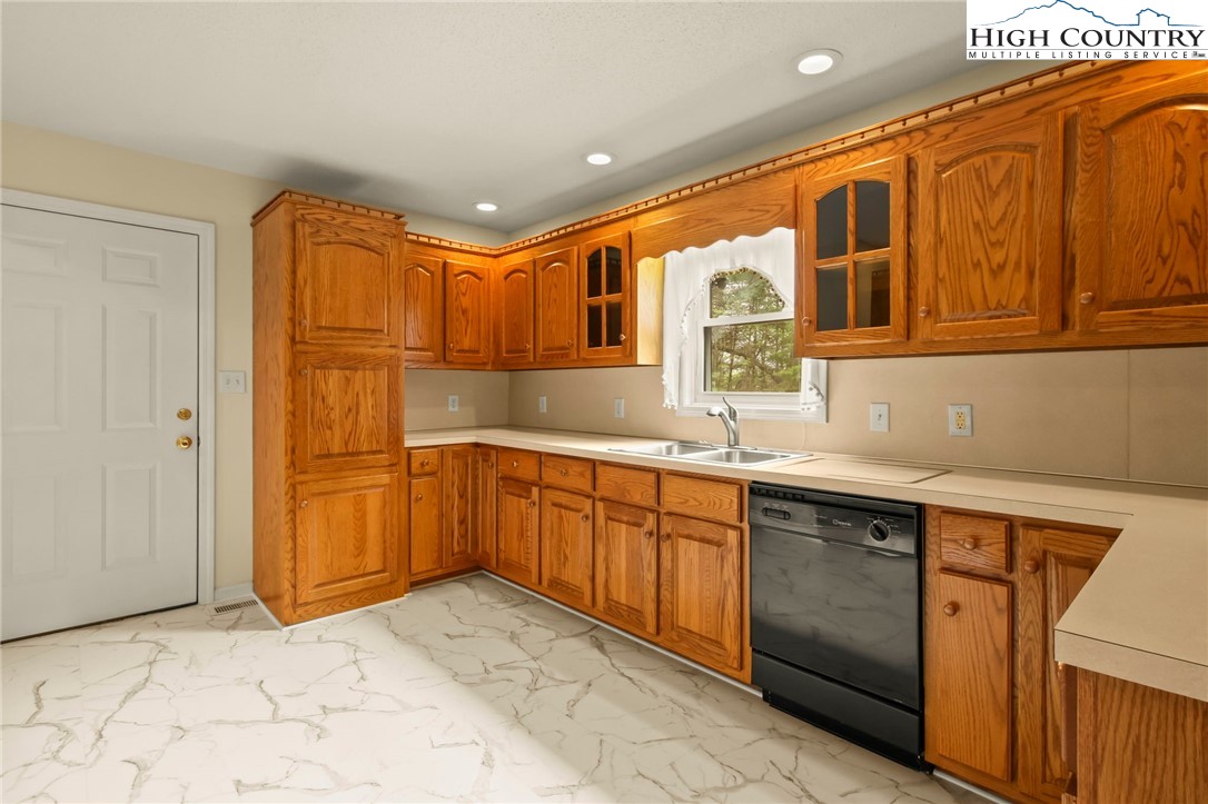 3015 Blowing Rock Boulevard