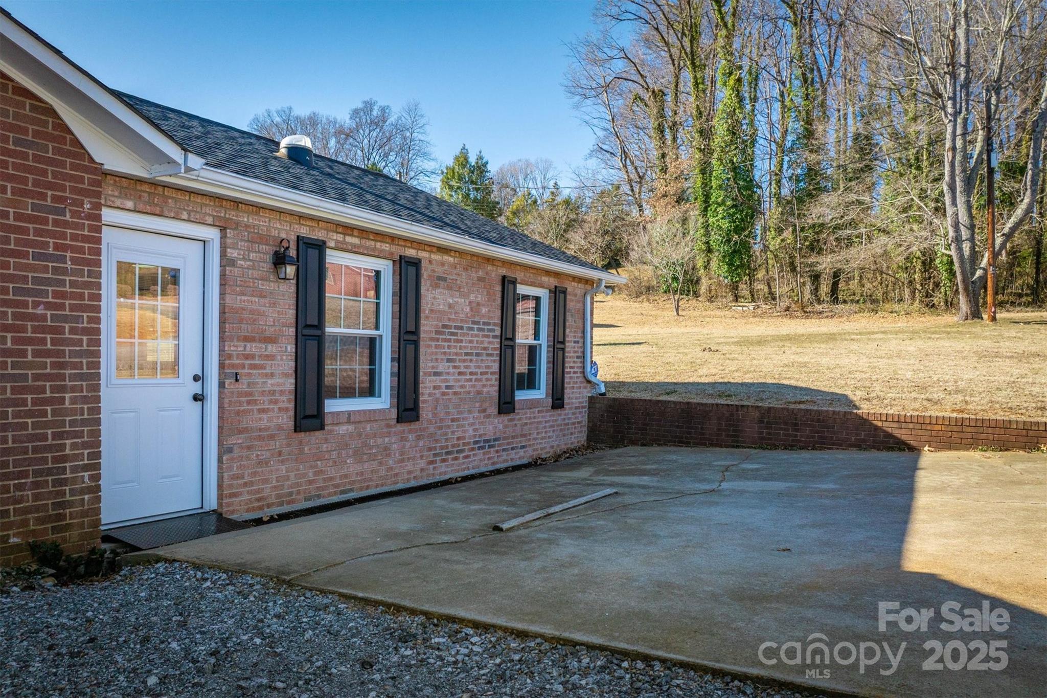 1505 Canterbury Place NE