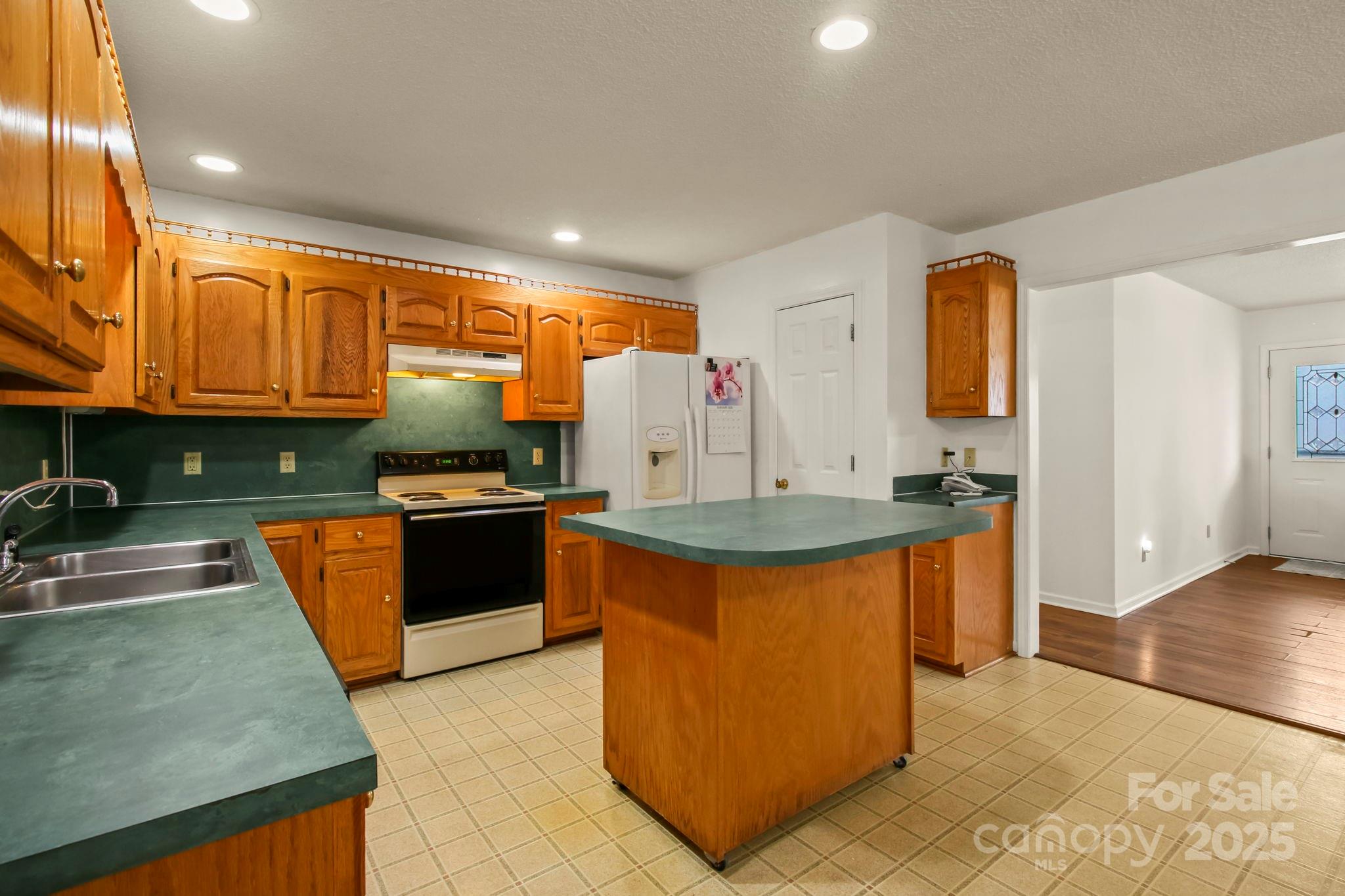 2473 Wilderness Lane