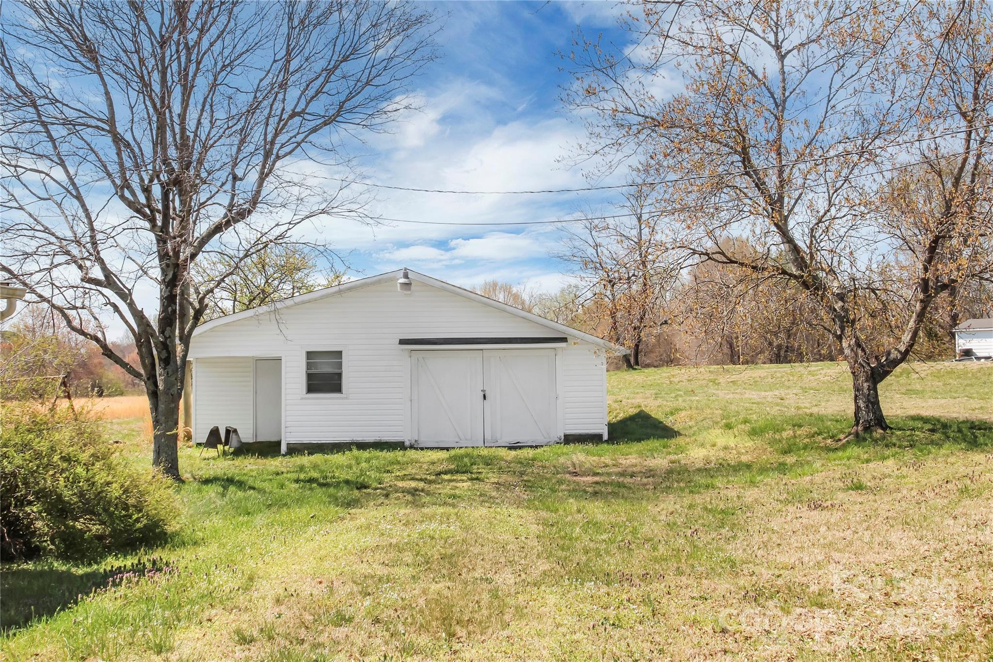 305 Old Belwood Road