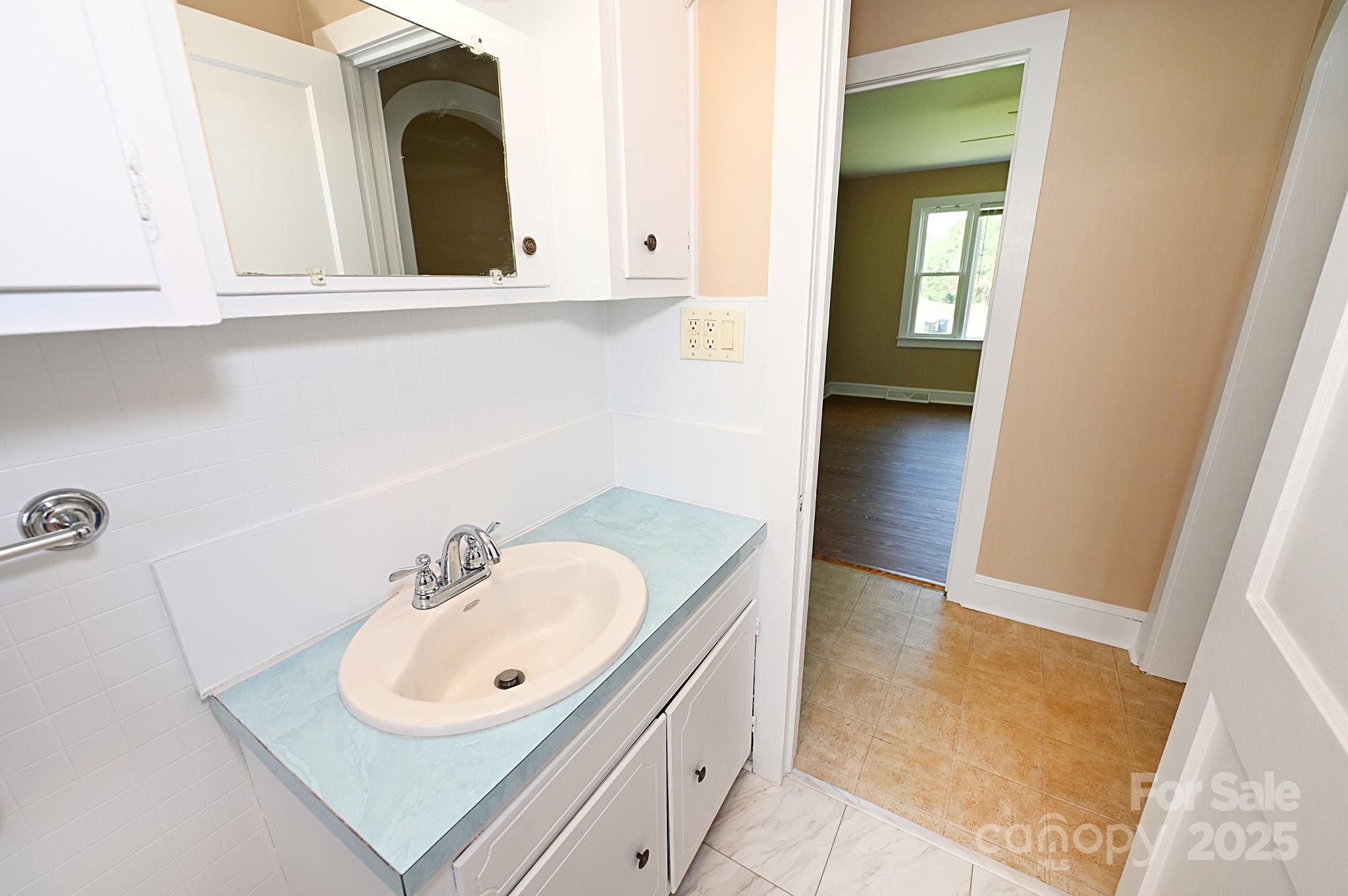 1667 Baton School Road Unit: 1