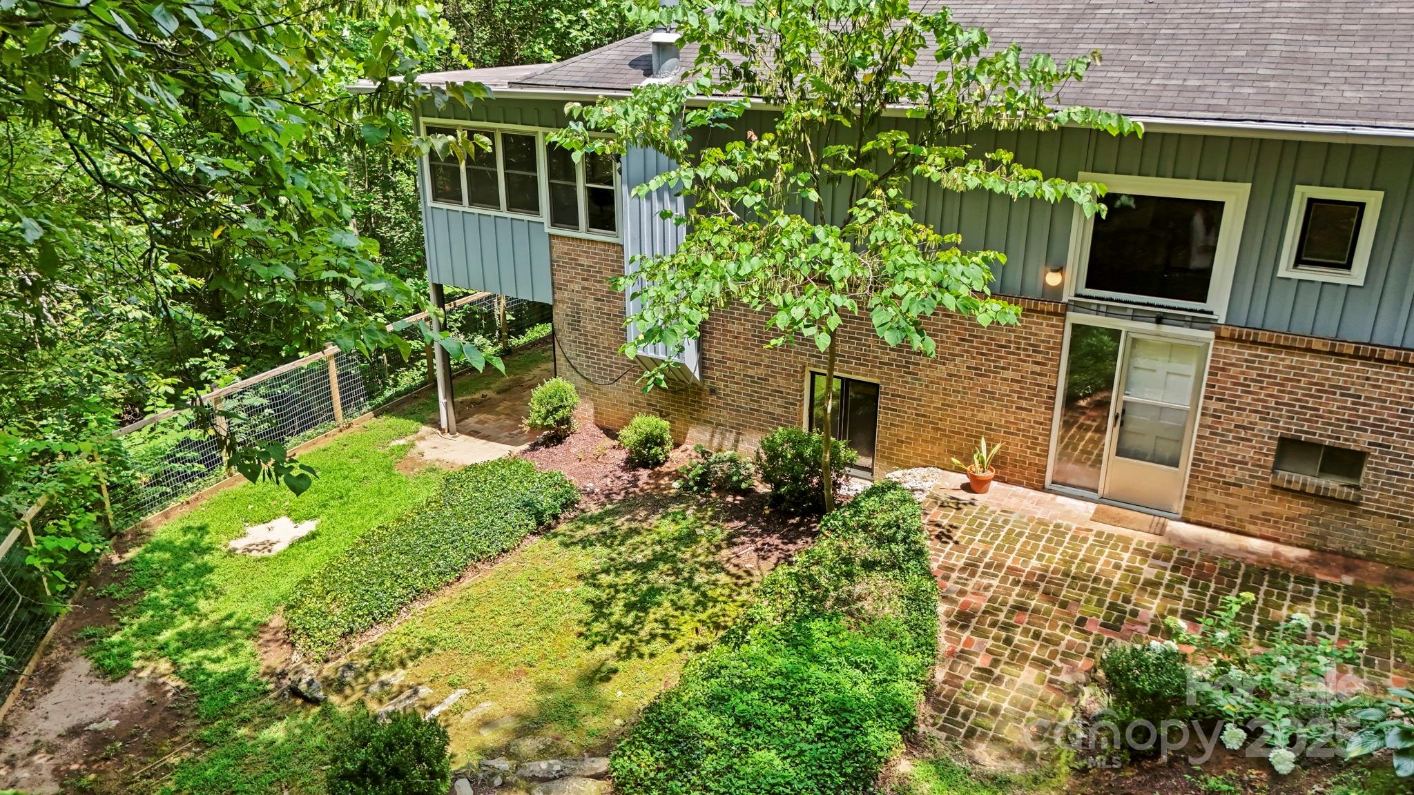 874 Cherokee Place SW