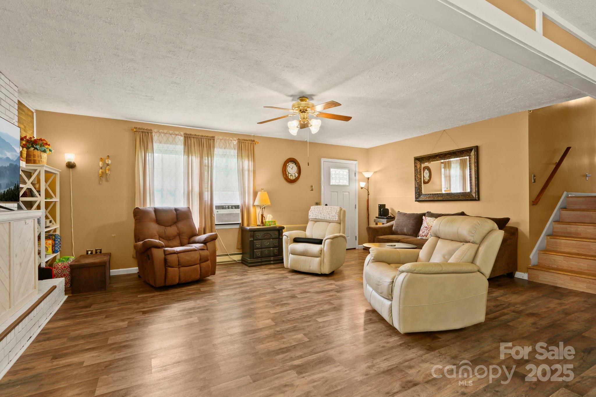 3005 Mac Drive