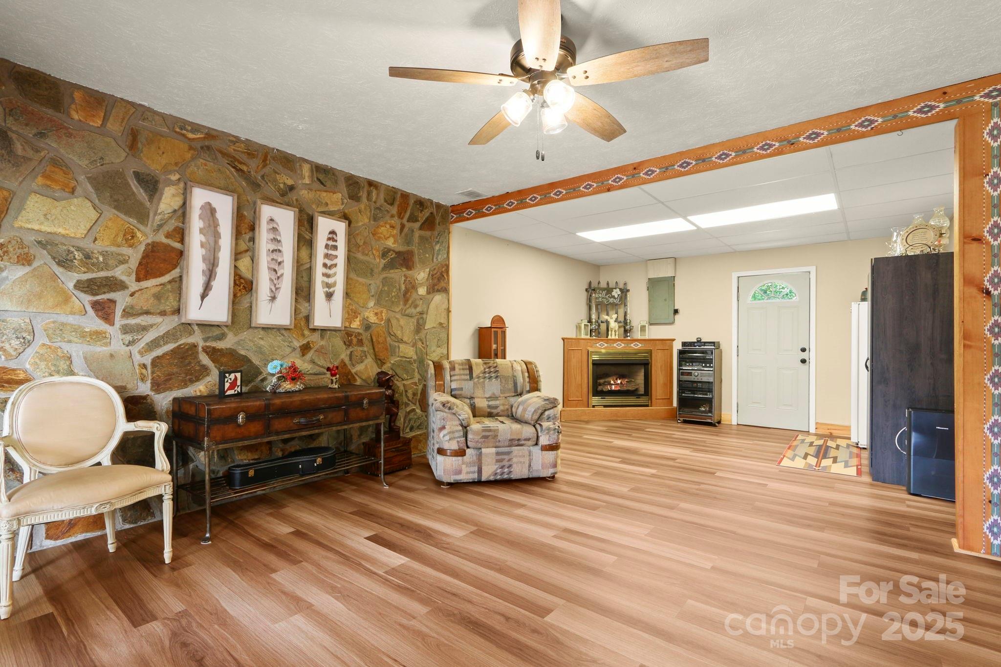 3005 Mac Drive
