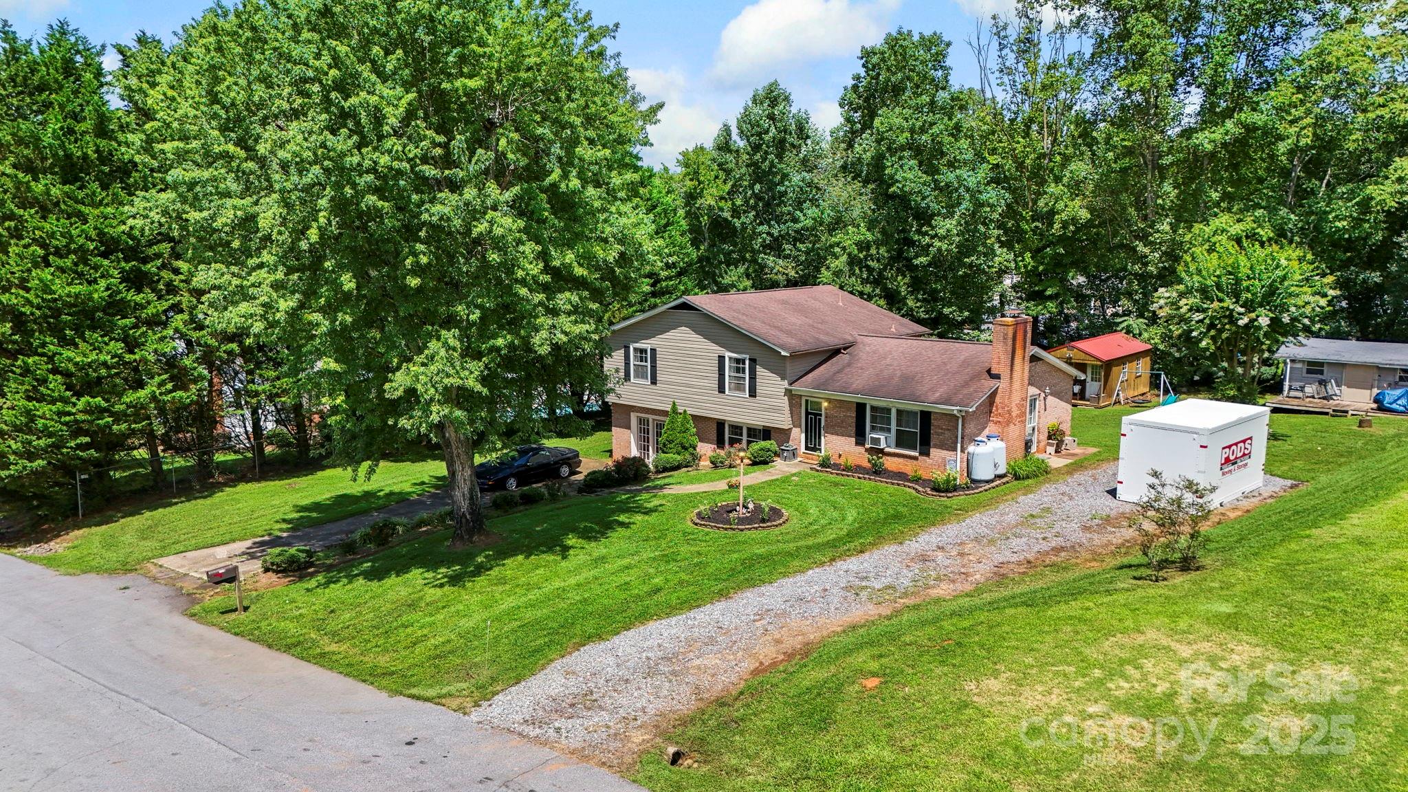 3005 Mac Drive