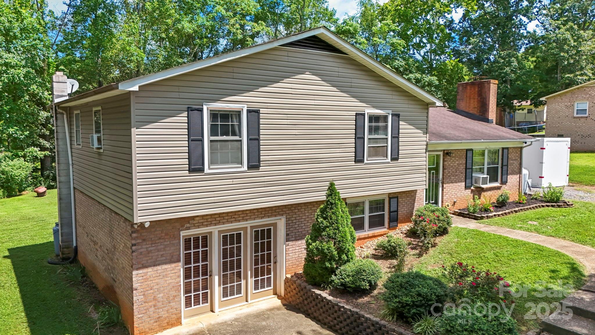 3005 Mac Drive