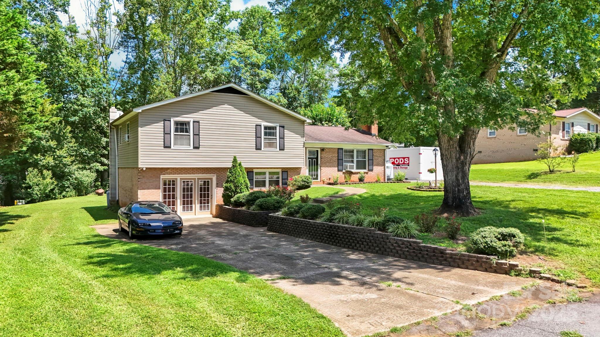 3005 Mac Drive