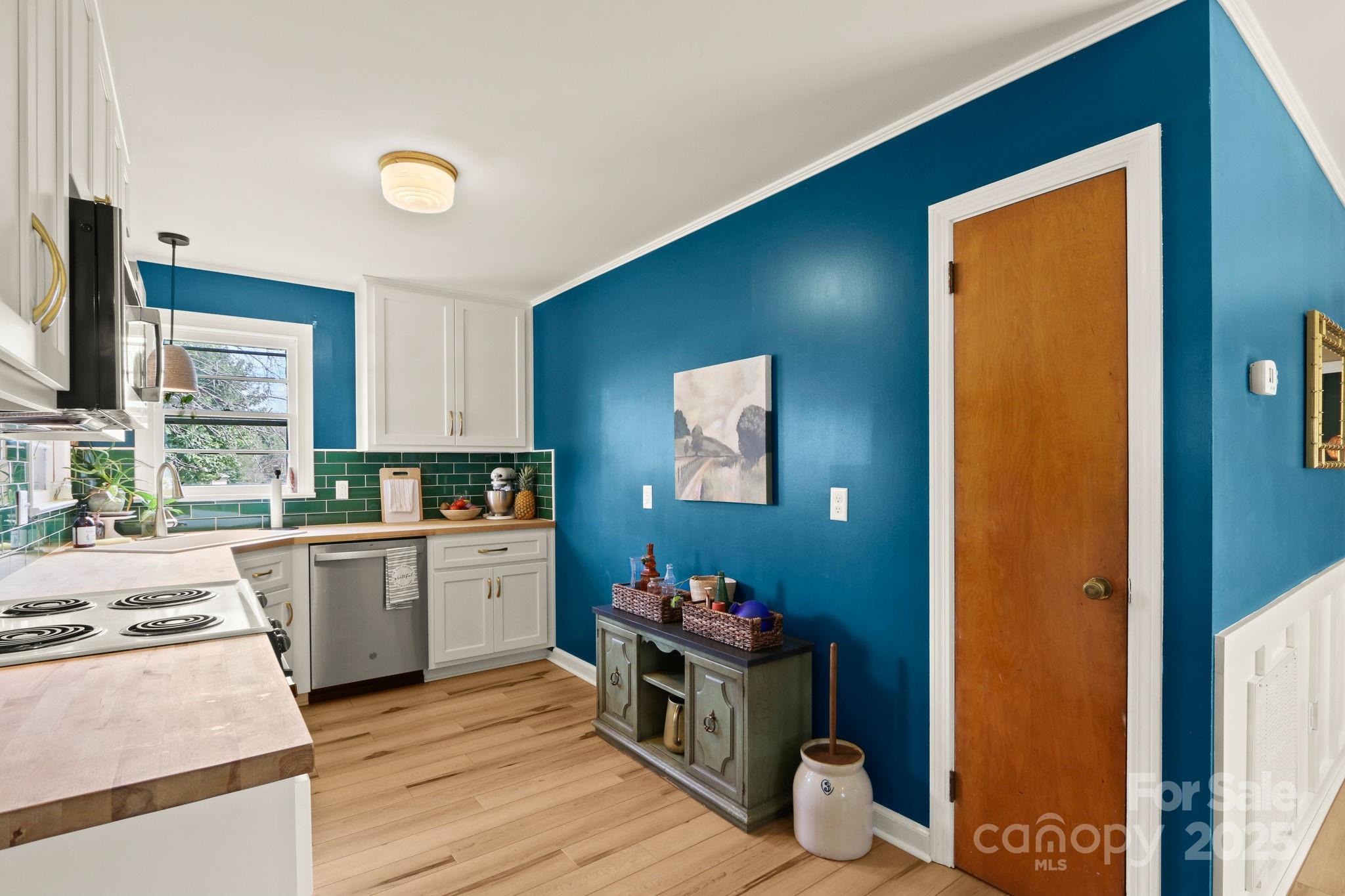 4913 Friendly Drive