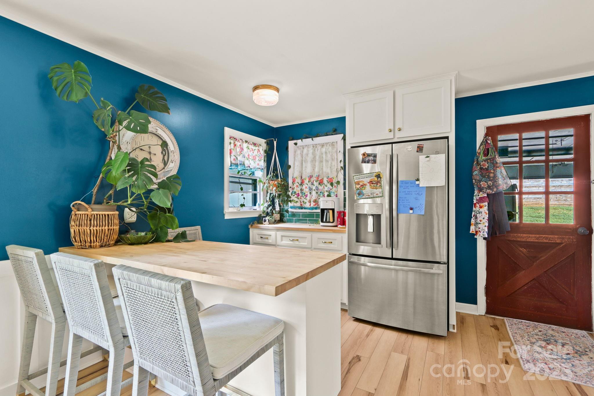 4913 Friendly Drive