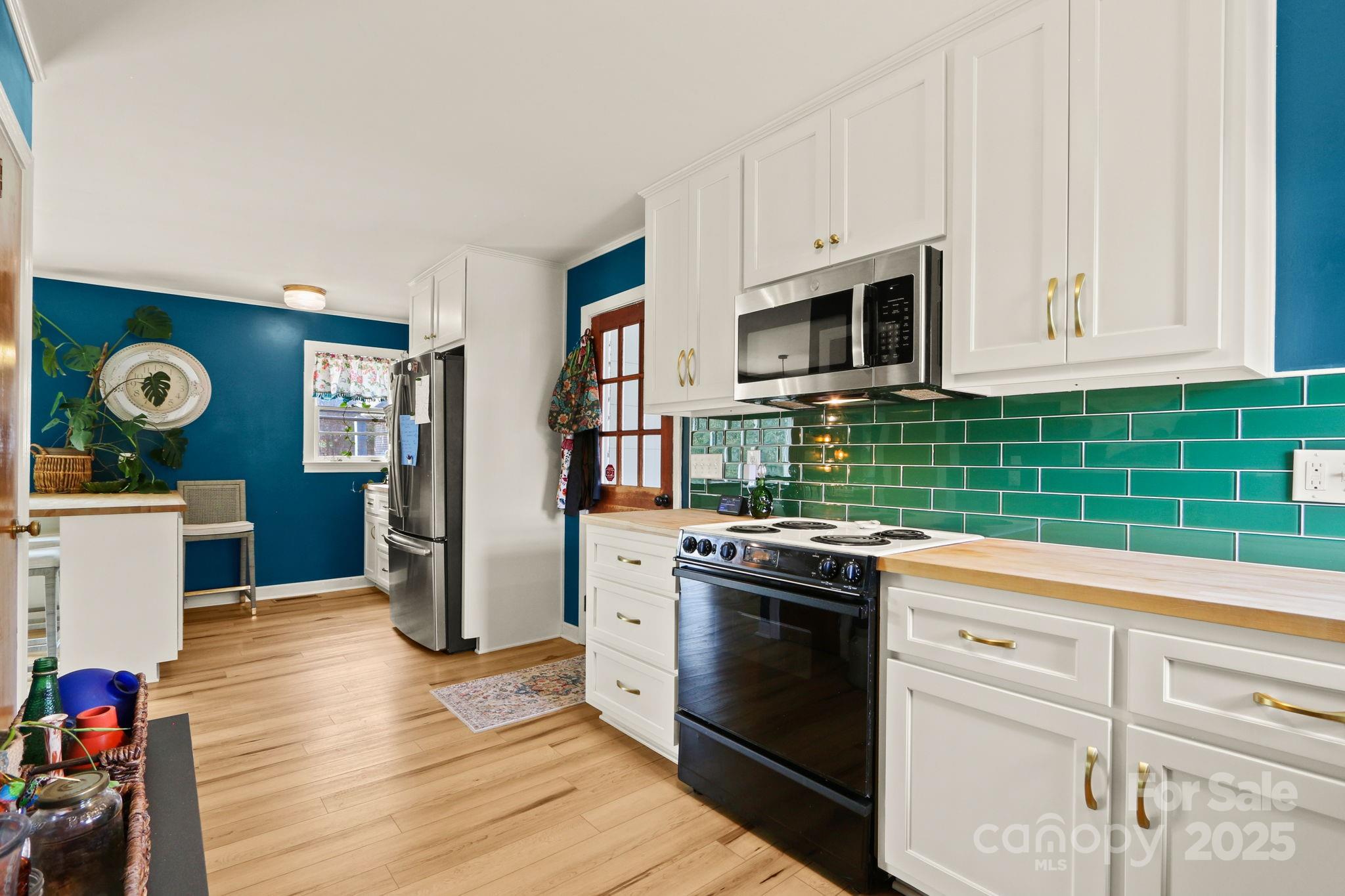 4913 Friendly Drive