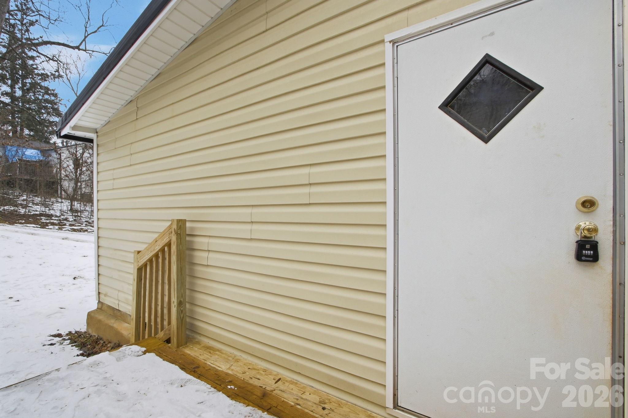 517 Ridgeway Place SW